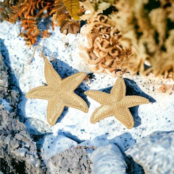 Oversized Golden Starfish Nautical, Dangle earrings . - Picture 1 of 2